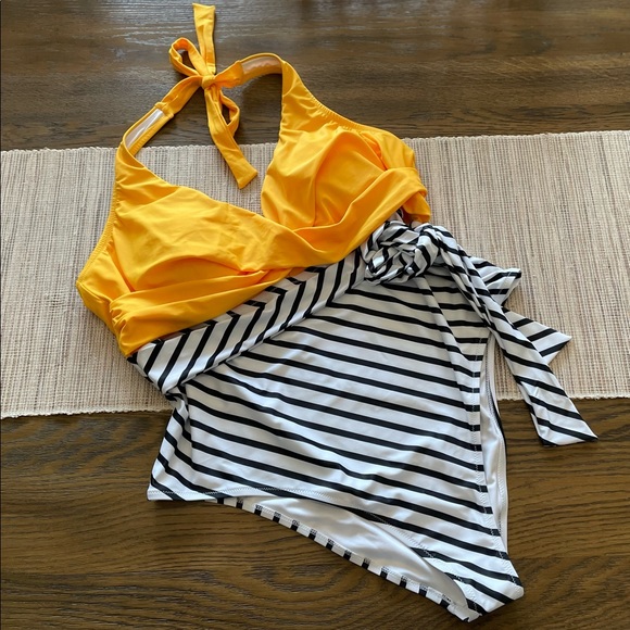 NWT Cupshe Swim Halter Bathing Suit - Picture 1 of 5